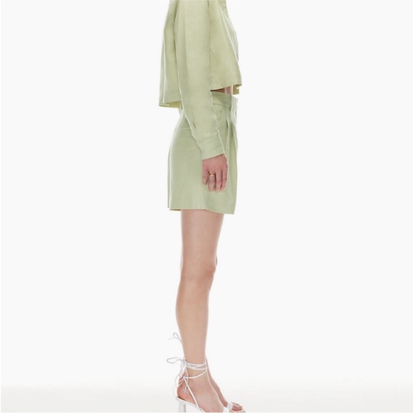 Wilfred effortless shorts in sage colour - Picture 3 of 11